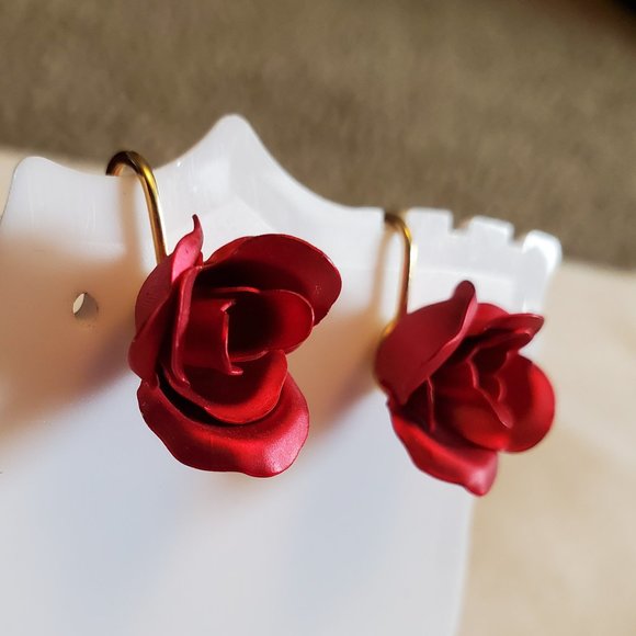 Gold Tone Red Rose Clip On Earrings Vintage Flower - Picture 2 of 3